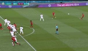 c罗腾空2.56米头球纪录片,c罗腾空2.56米头球原视频