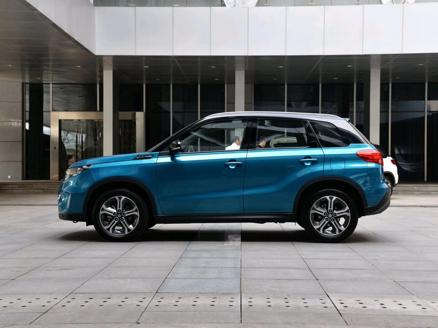 铃木1.0tsuv四驱自动挡价格,铃木四驱柴油suv车多少钱一台