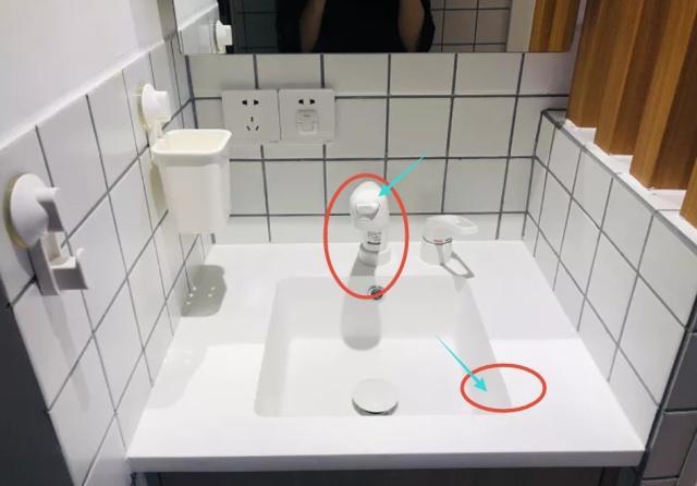 老公不听劝，给厕所“1分为3”！完工才知太好用