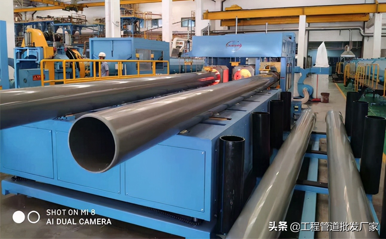 PVC水管的产品特点是什么？购买管材时如何选择PVC管材厂家？