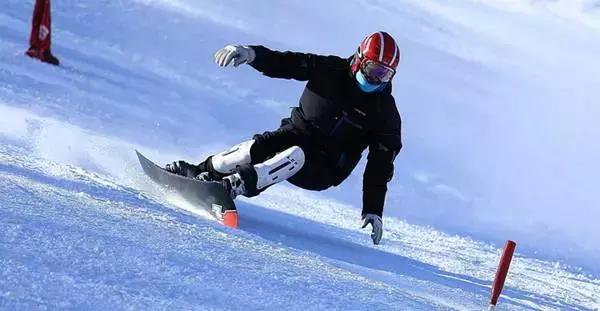 滑雪受伤怎么办?进来一对一帮你治