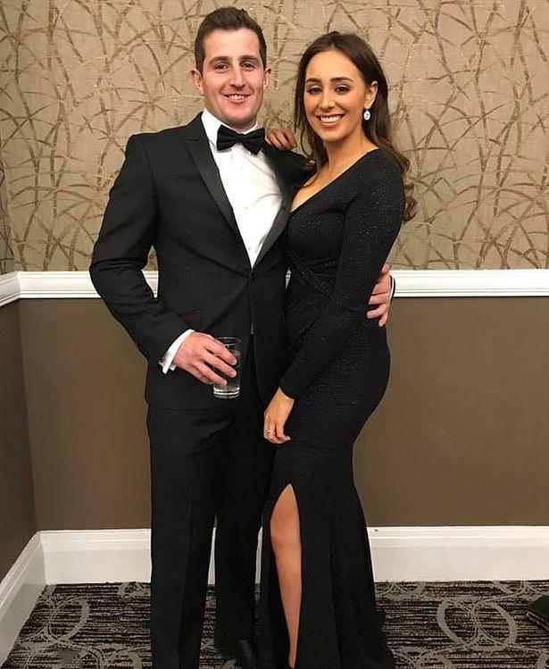 英国伴郎暴打新娘,英国新娘婚礼遭伴郎暴打