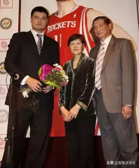 矮个子男生穿什么鞋子显高,矮个子男生穿搭1米6显高