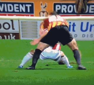 足球搞笑gif动图,足球场上的搞笑进球视频