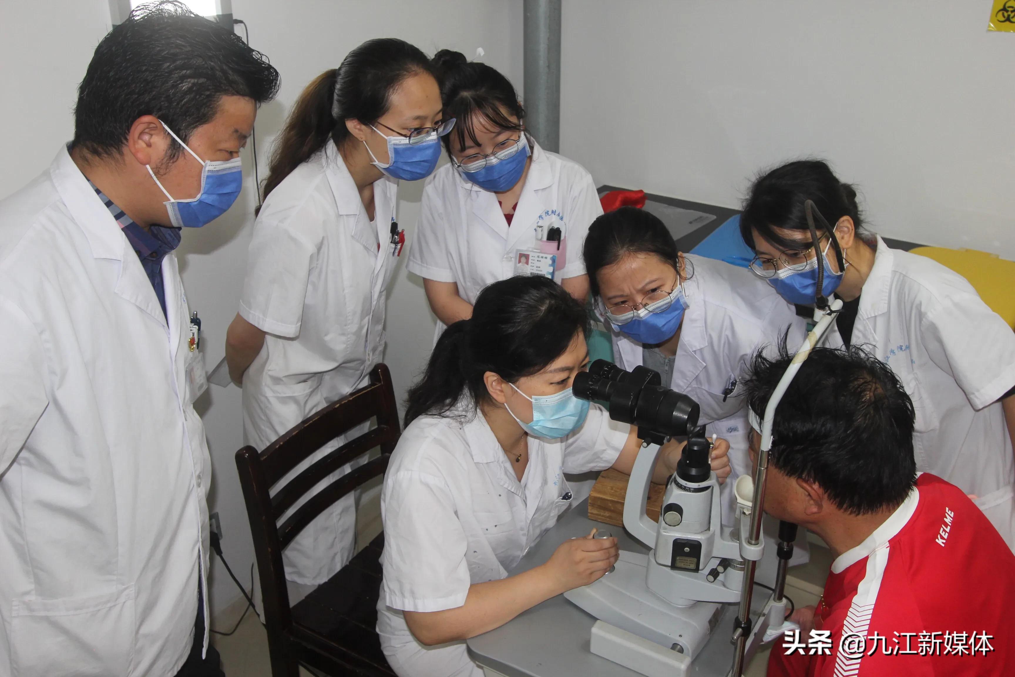 超级球迷桂二牛赞附属医院眼科医术高超