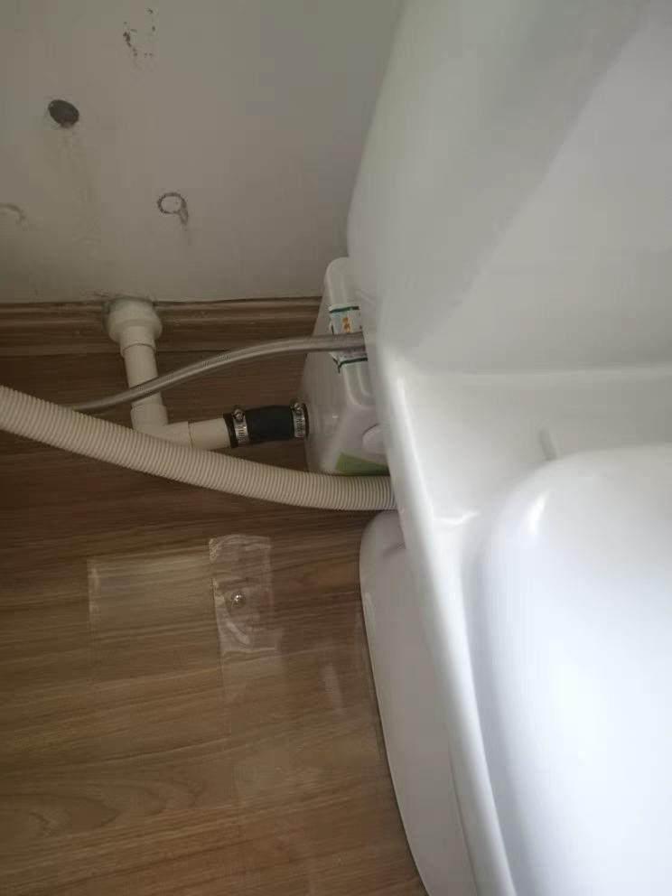 马桶堵住了一直冲水能冲下去吗,马桶堵住出气口还一直上水