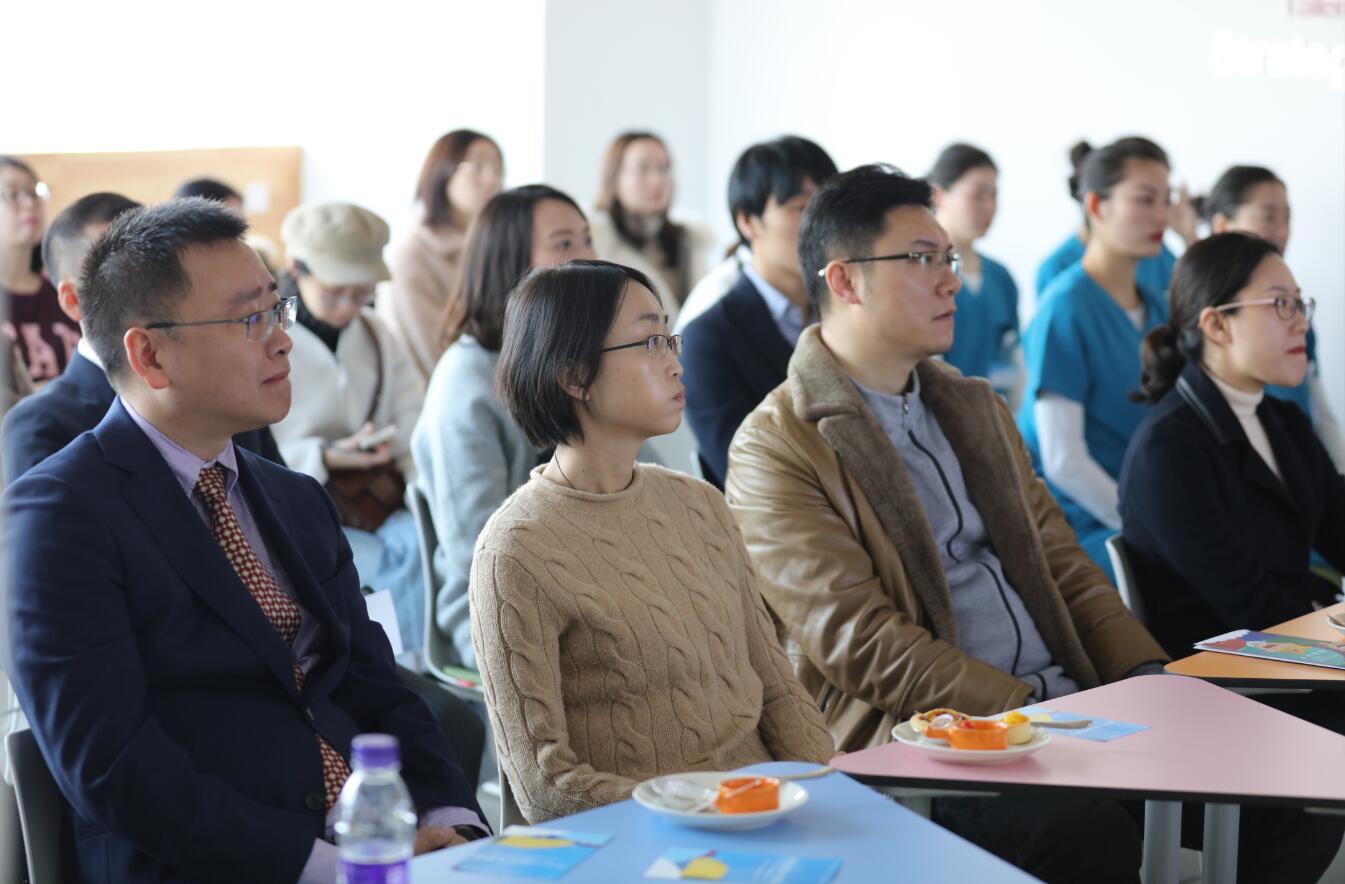 堪比宝马5系西诺德sinius牙椅世家口腔香格里拉医学中心开业亮剑