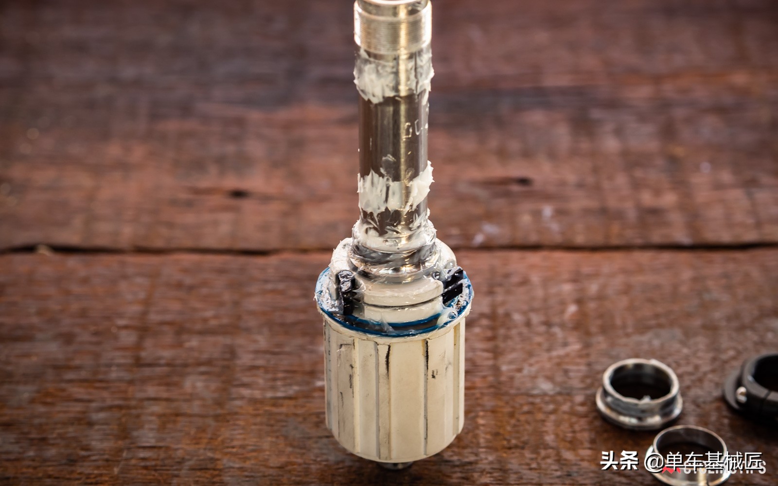 自行车花鼓阻力大解决方法,自行车花鼓挑选技巧图解说明