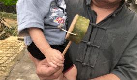 【设计篇】61岁中国大爷火爆外媒！“玩”木头让上亿老外看傻眼！