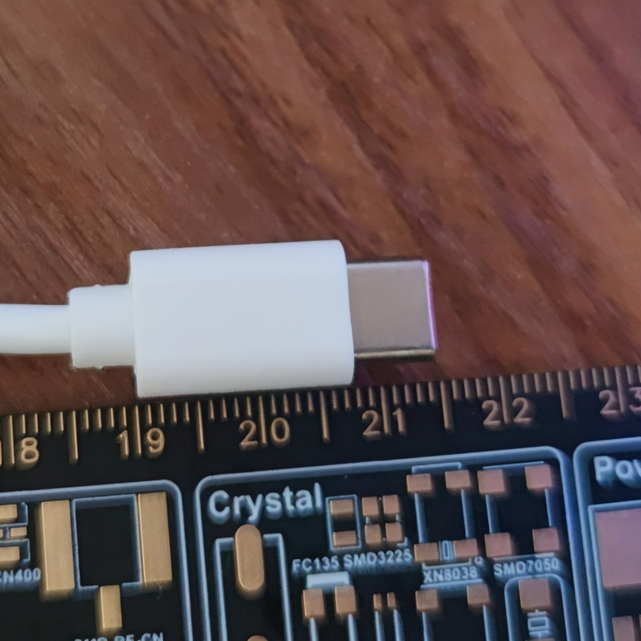 aigo充电宝10000毫安,aigo充电器20w快充版