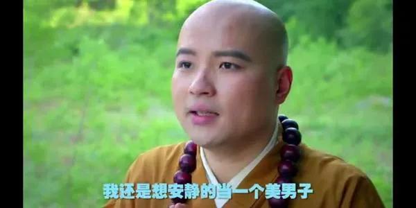 《万万》系列播出八年，配角凭借《扬名立万》一鸣惊人，主角沉寂