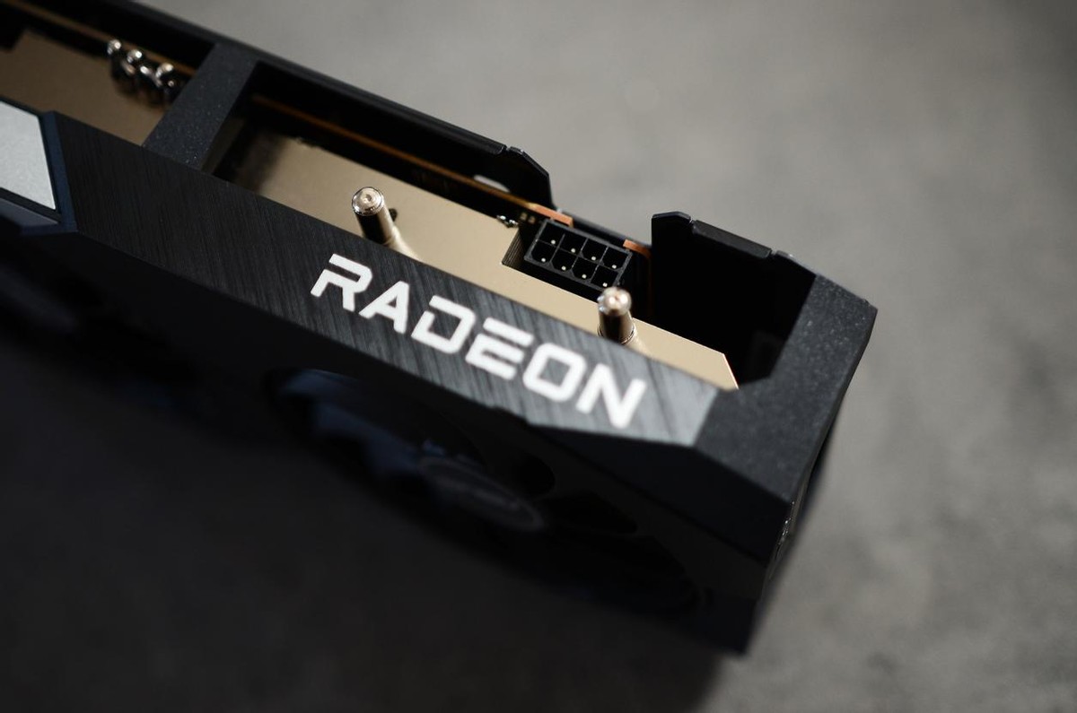 华硕RX6600显卡首发评测:上打3060下秒2060特别适合小机箱