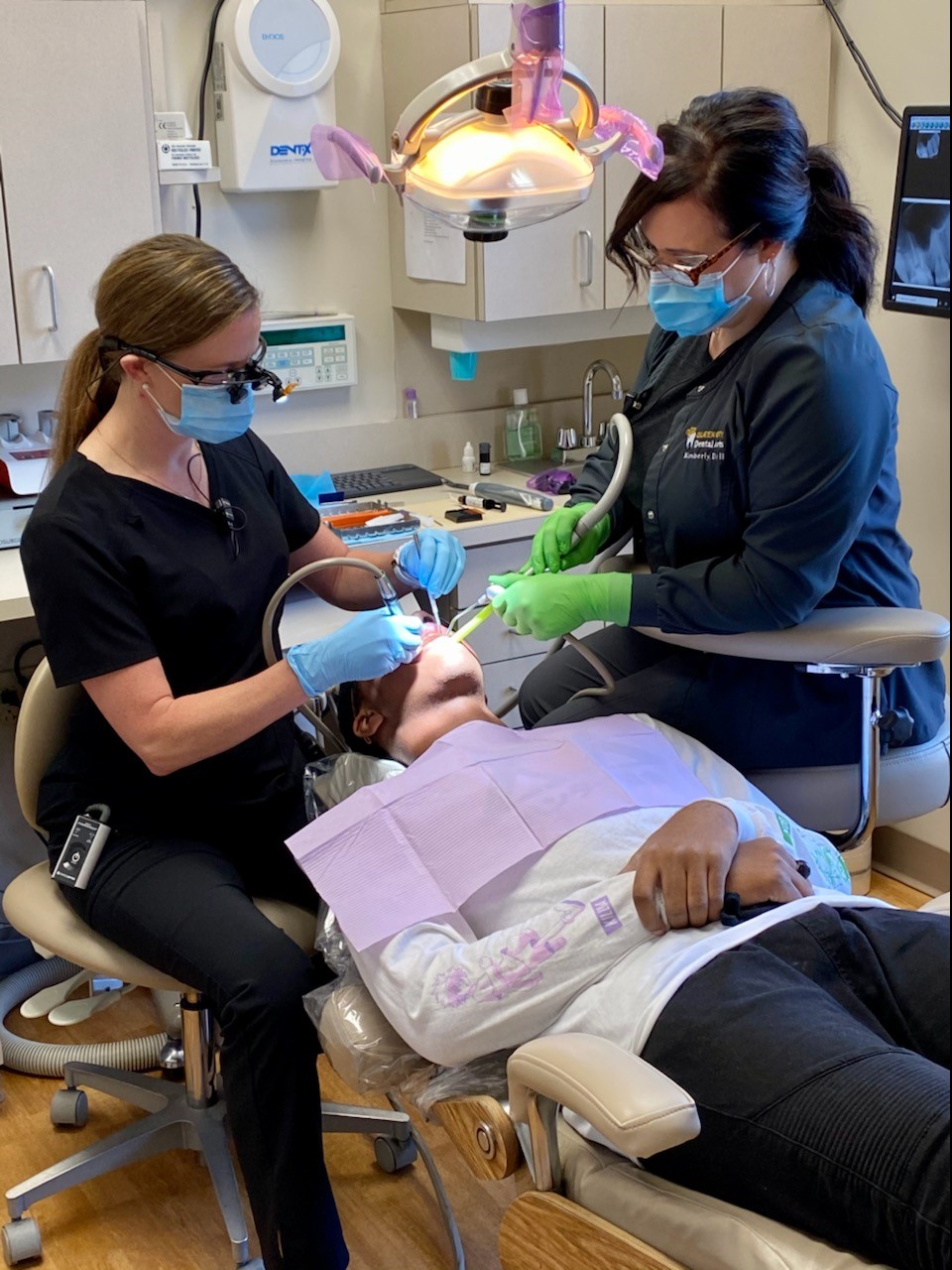 在美国做全口种植牙,美国做牙冠