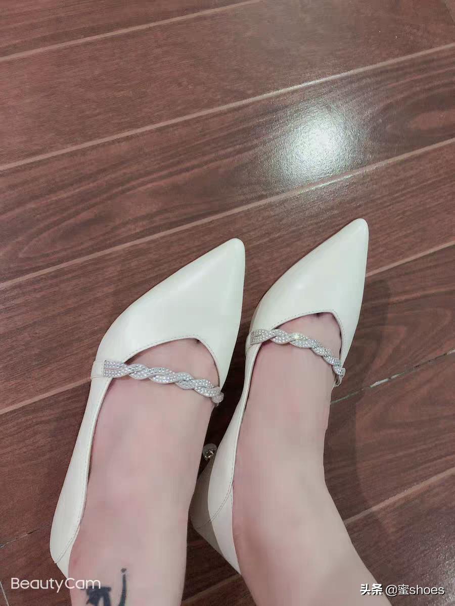 品牌女鞋正品百丽,最火的一款百丽女鞋