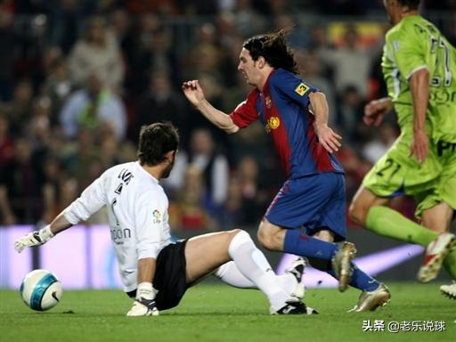 罗纳尔多梅西全方位对比谁厉害,罗纳尔多和梅西过人对比