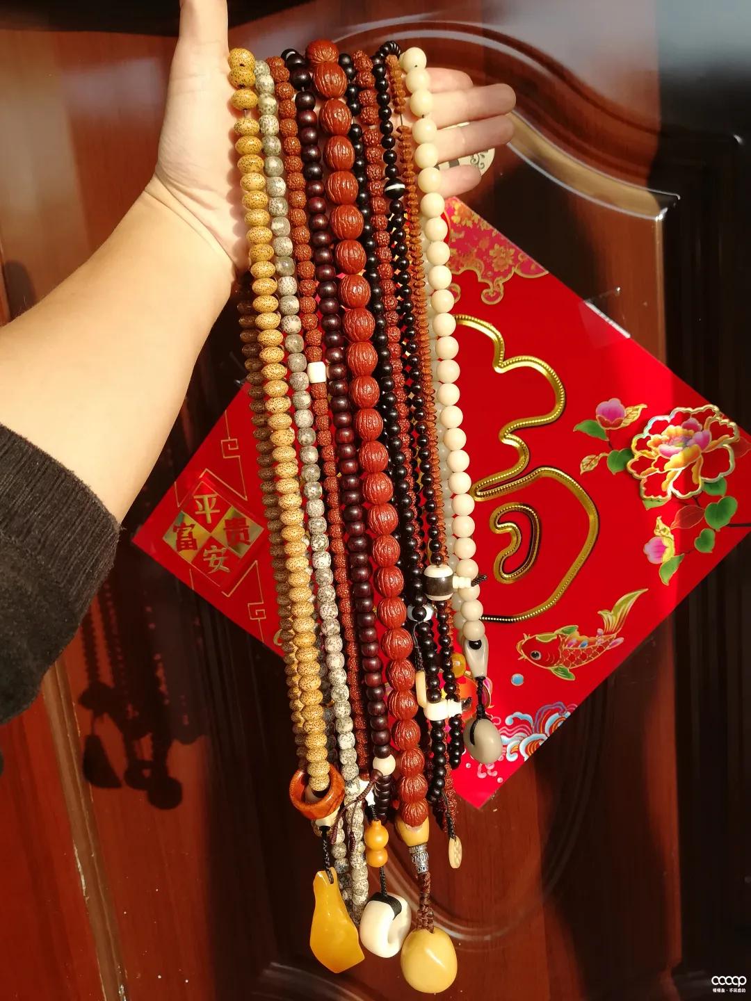 他试了一瓶“印度神油”，盘串6年，包浆妙啊