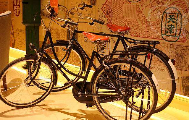 丰田自行车相撞,丰田自行车视频大全