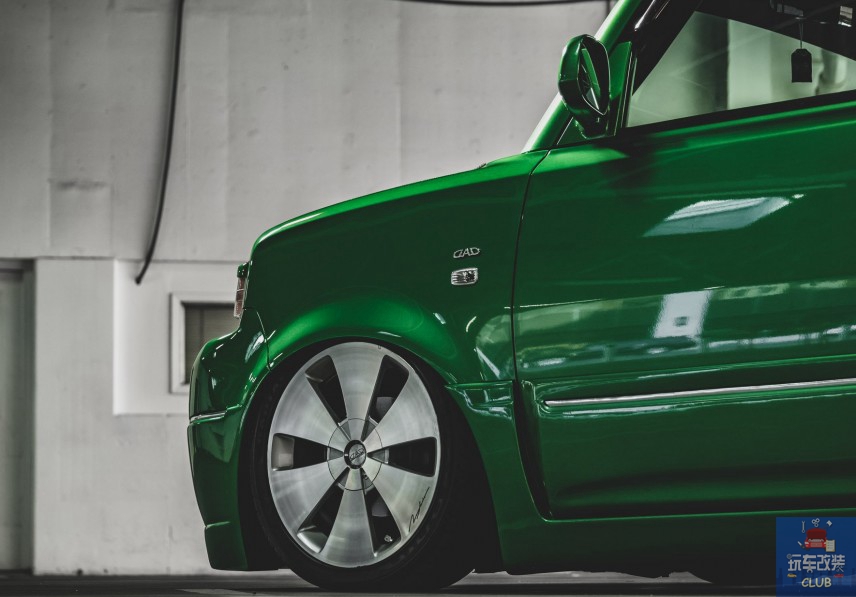 一辆“特调绿”“姿态优美”的“方盒子”!赛恩ScionxB