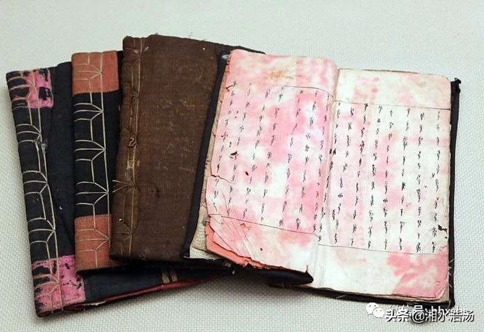 浩锅带你看*物文**------世界上最独特的文字女书