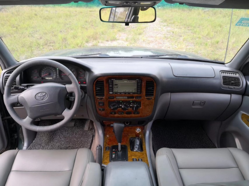 曾经50万的陆巡,曾经的经典越野车