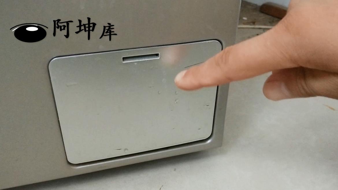 清洗洗衣机时可以打开排污口吗,洗衣机内壁上的脏东西怎么清理