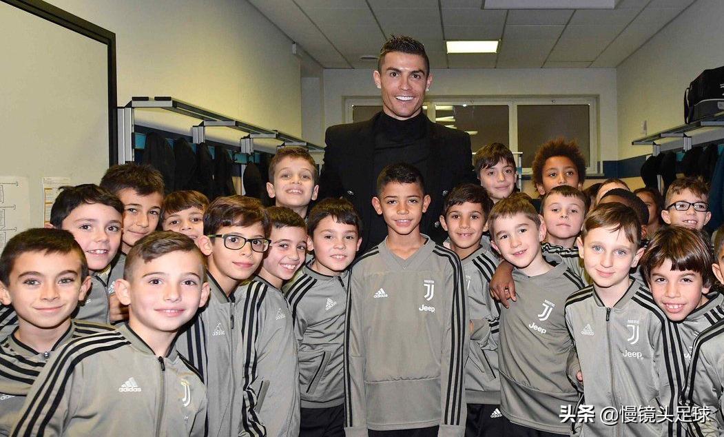 c罗儿子迷你罗颠球,c罗儿子迷你罗同款动作