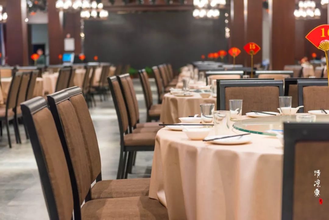 清凉寨丨“枫”景尚好,年会火热预定中!