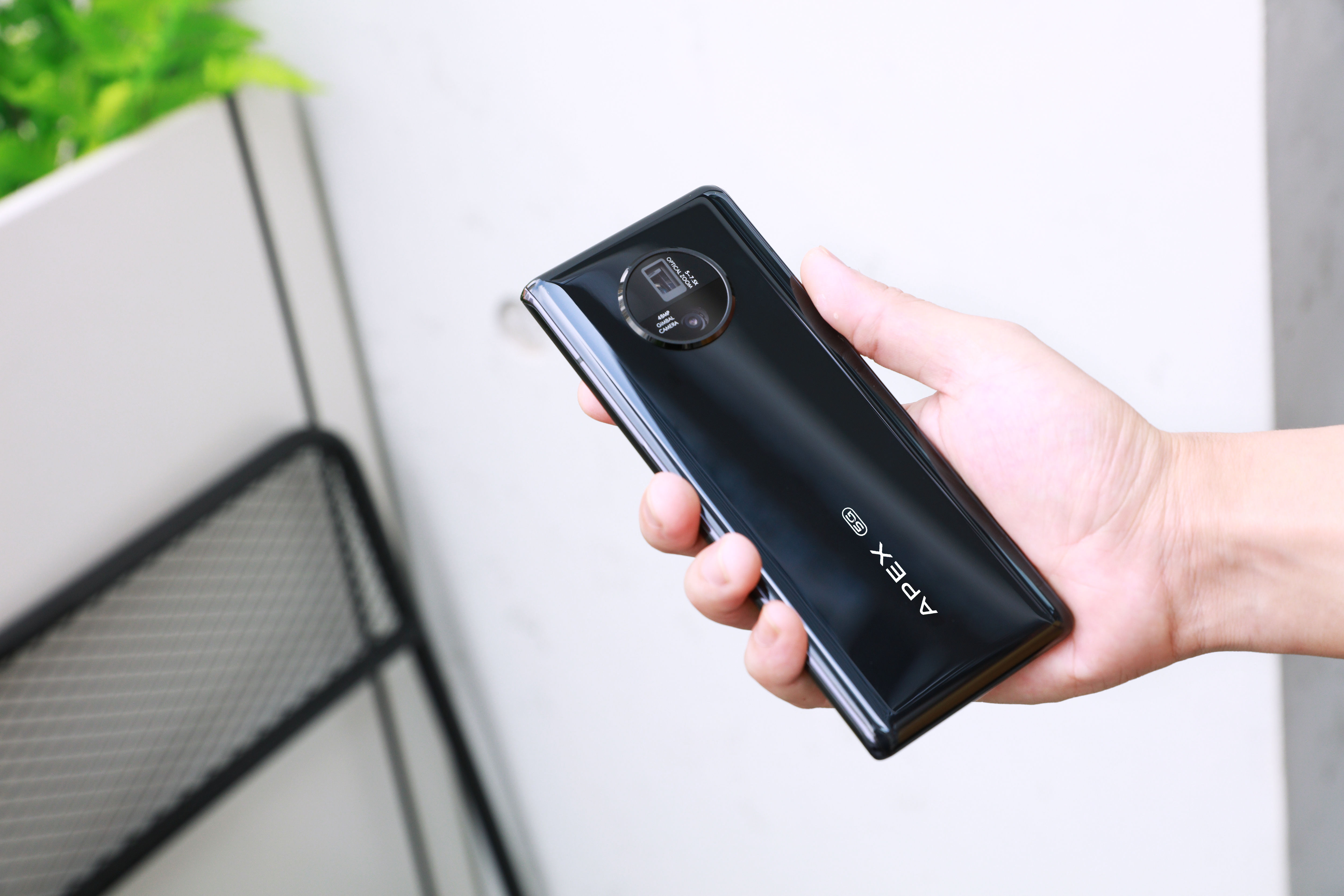 把云台融入到手机里,把云台装到手机里面