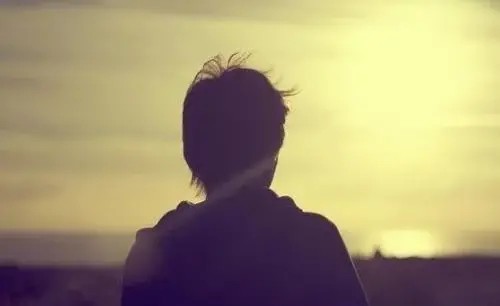 爱上一个花心的女生怎么挽回,女人的心被伤透了还有机会复合吗