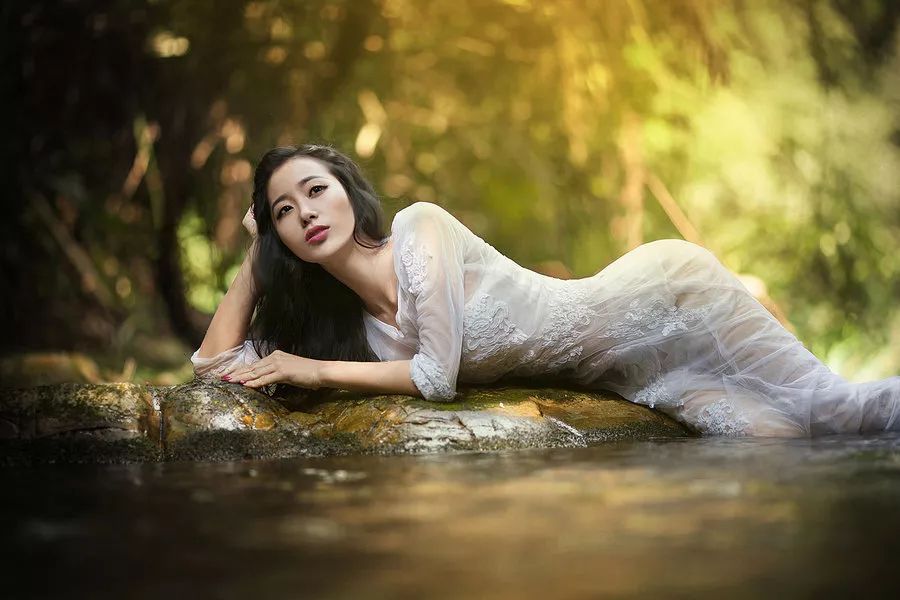 一曲非常柔美好听的秋水伊人,一曲秋水伊人