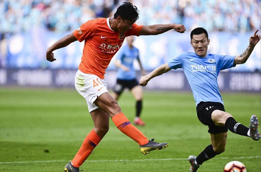 4轮赚9分！这支冠*队军**已升至联赛第9，主帅跑不死精神感染全队