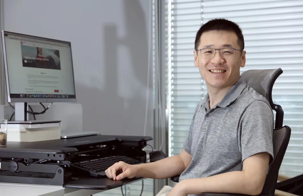 黄峥的创业拼多多的经历,黄峥开始持拼多多多少股份