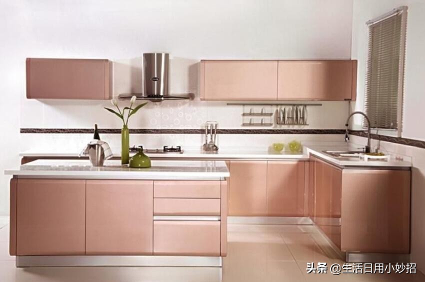 冰箱有霉味怎么做,如何去除冰箱里的霉味和异味