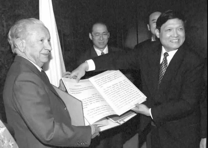 回顾2001北京申奥成功,2008年北京申奥成功的新闻点评