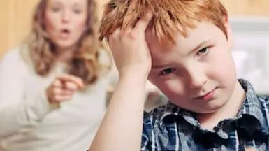 奶奶高情商对待孩子打人,孩子脾气暴躁爱打人怎么正确引导