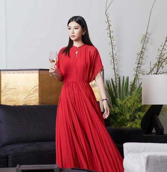 任正非小女儿出道,任正非的小女儿简介