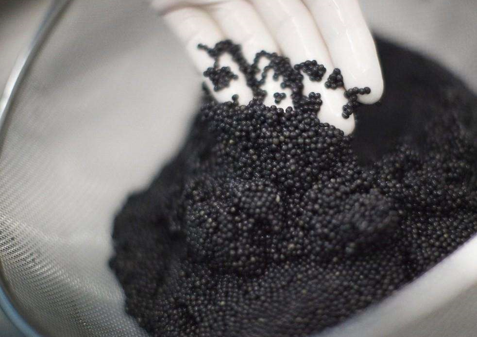 顶级鱼子酱真的好吃吗,百年才能上餐桌的鱼子酱价格昂贵