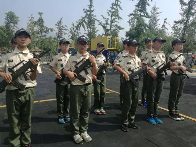 穿越军童铁旅-做一个手心向下的人，双赢思维去面对未来