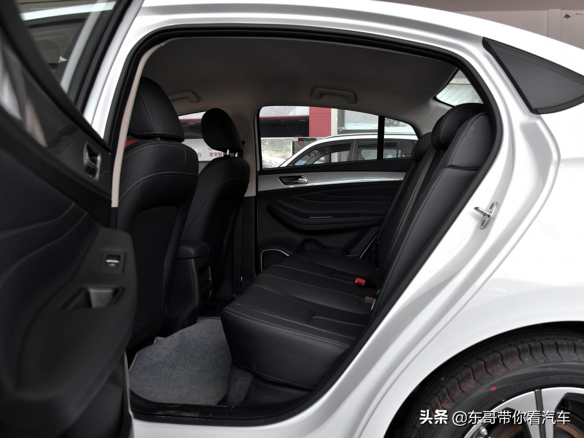 价格实惠配置丰富四款紧凑型车,便宜又宽敞内饰好看的轿车