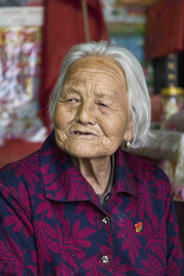 探访老党员活动记录,不忘初心牢记使命老党员走访纪实