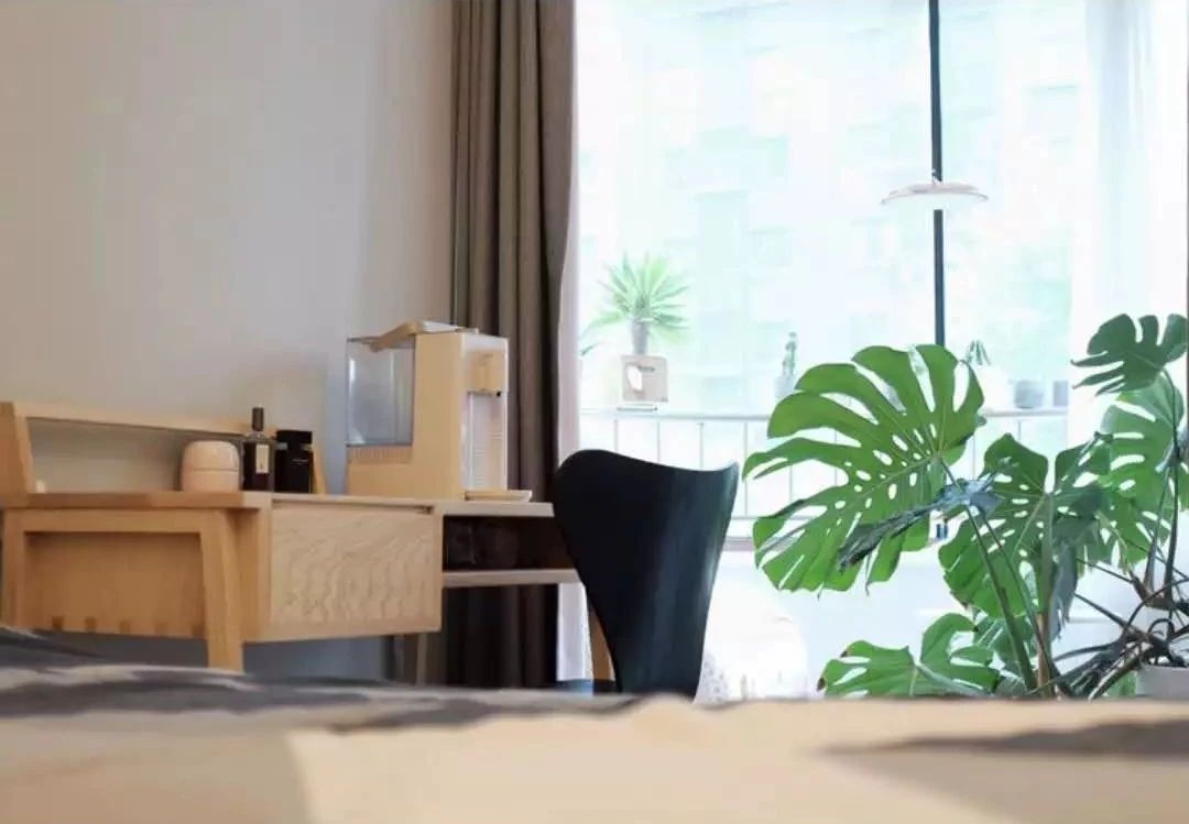 北欧简约风主卧婚房,小户型北欧风格婚房装修