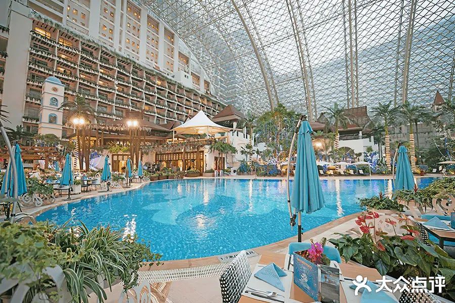 成都250000平方米的人造海滩约吗？杨洋已经帮你体验过了