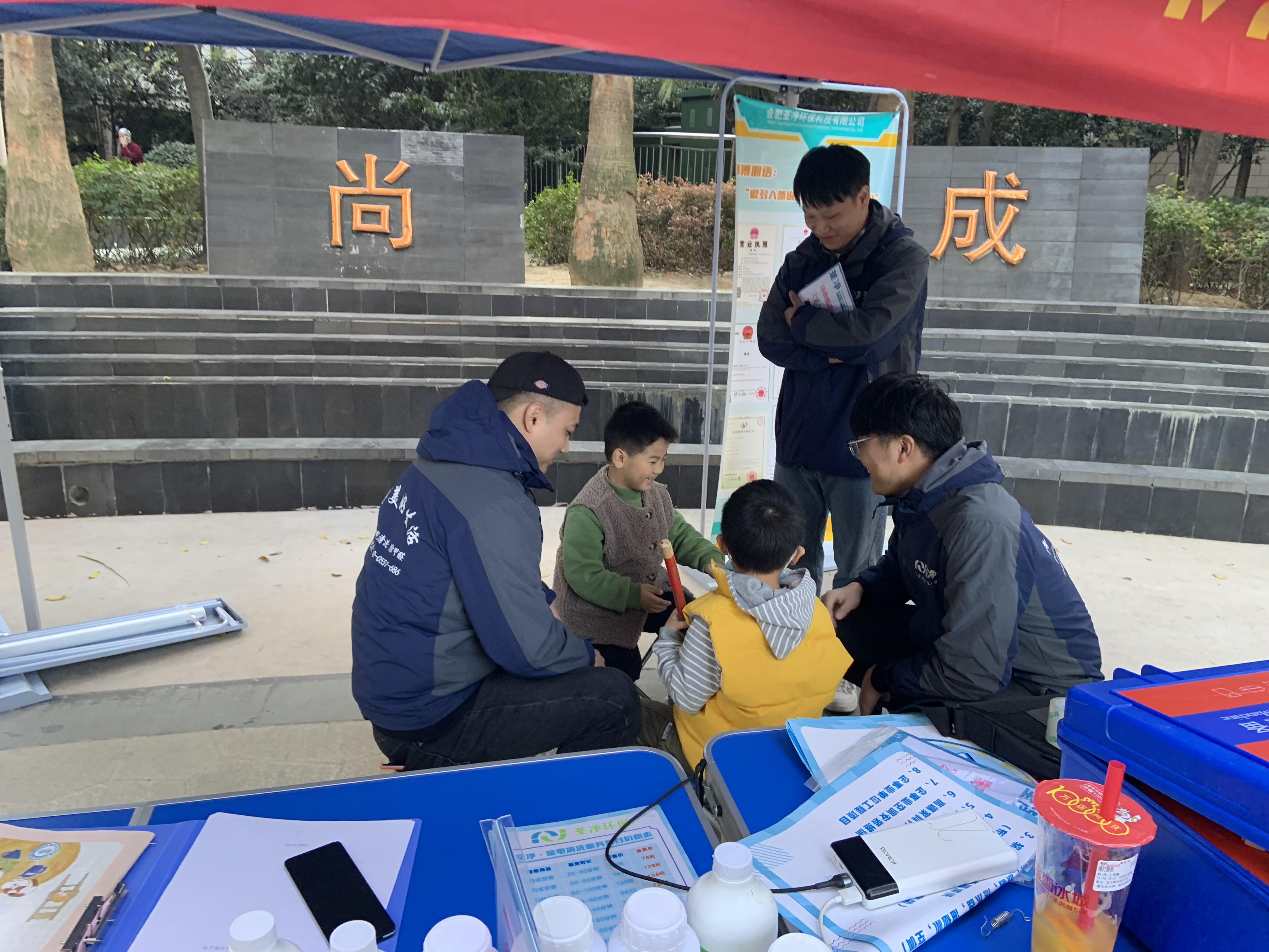 做地推在小区怎么赚钱,小伙做洗衣液生意一天赚1600