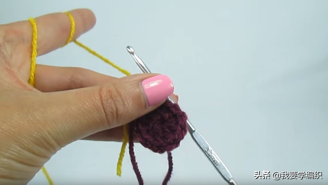 最简单钩袜子视频,时尚彩虹地板袜编织图解