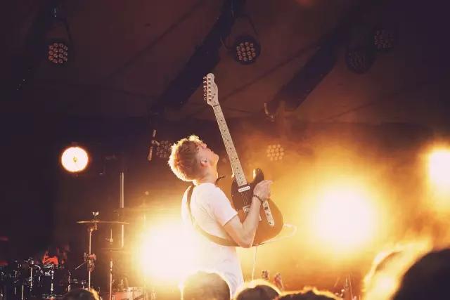 如何学习吉他速度快，正确练习吉他方法又是什么？