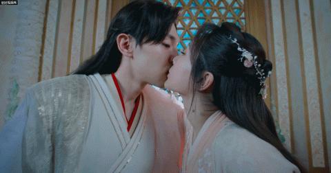 马伊琍刘烨面条吻,马伊琍和刘烨面条吻