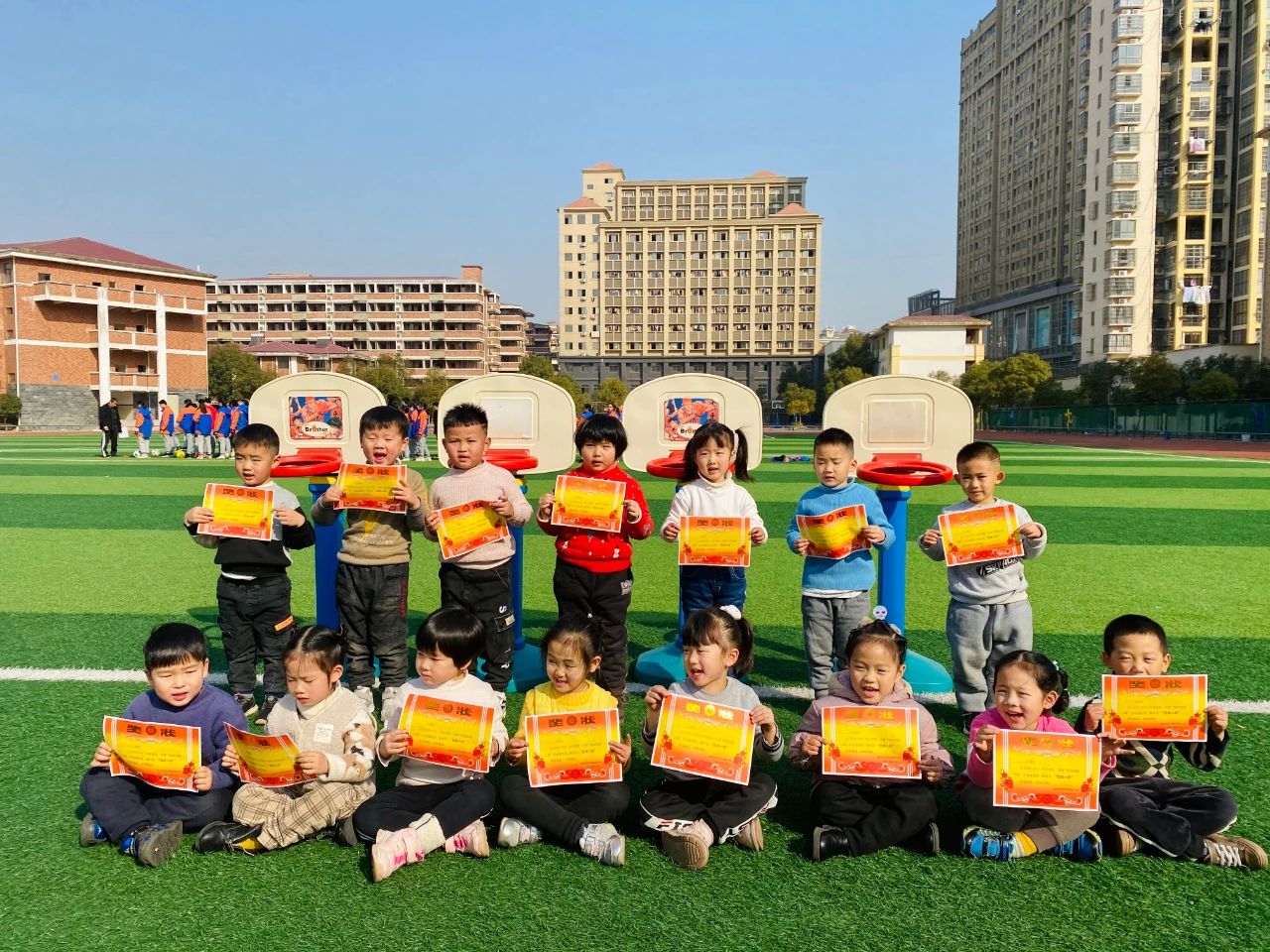 园外园芳草园,园外园幼儿园芳草园