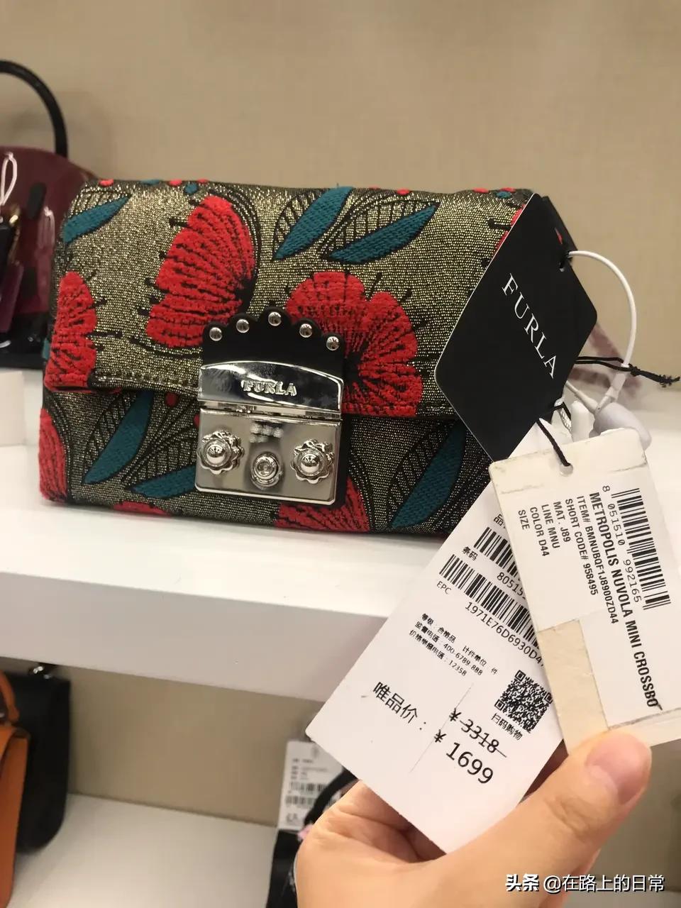 买coach包包现在哪里最合适,买coach香港专柜还是dfs