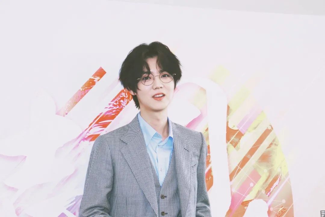 鹿晗支持的球员,鹿晗7号球场