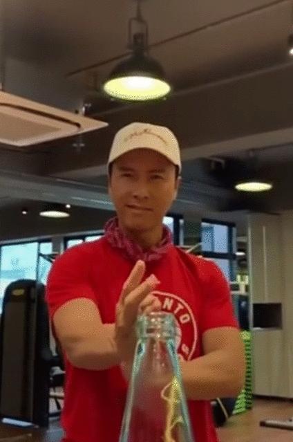 瓶盖挑战的套路,瓶盖挑战最新视频